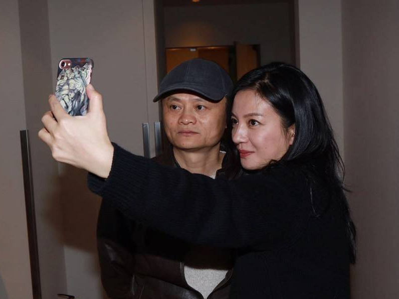 趙薇的朋友圈:范冰冰努力十輩子都趕不上 趙薇的朋友圈:范冰冰努力十輩子都趕不上