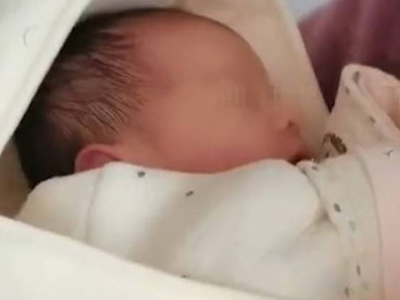 60歲老太婆誕下女嬰 醫生：自然受孕