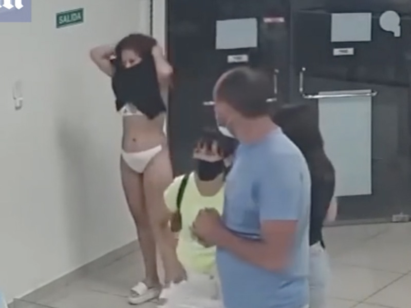 無口罩被拒進店 正妹怒脫連身裙當口罩 無口罩被拒進店 正妹怒脫連身裙當口罩