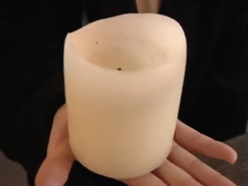 跨年燭光晚餐 蠟燭點燃頭髮燒臉 (視頻)