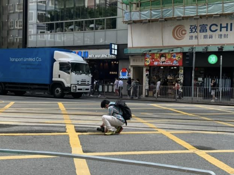 巴膠危險影巴士 巴膠危險影巴士