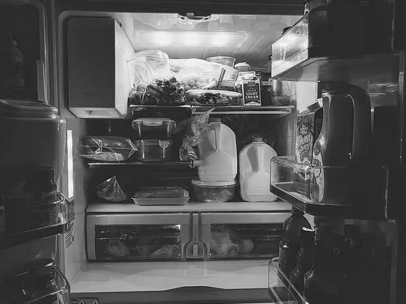 將2月大兒子放冰箱冷凍 42歲父親遭逮 將2月大兒子放冰箱冷凍 42歲父親遭逮