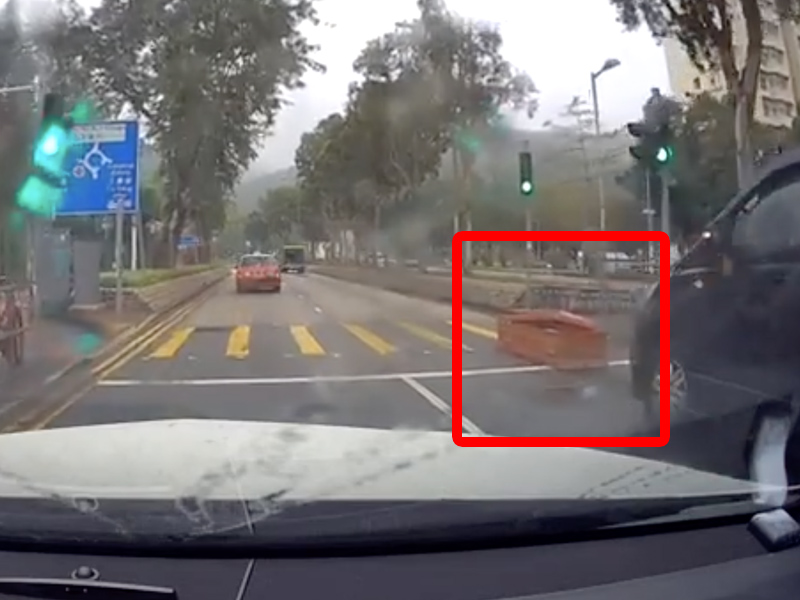 將軍澳坑口 飛棺出車外 將軍澳坑口 飛棺出車外