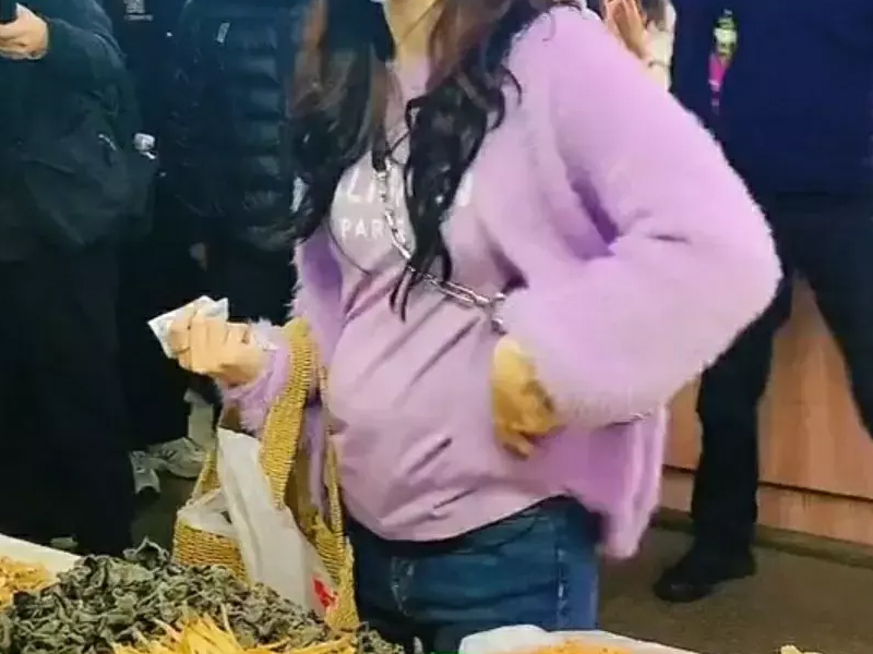 張柏芝「凸肚照」疑懷第四胎 張柏芝「凸肚照」疑懷第四胎