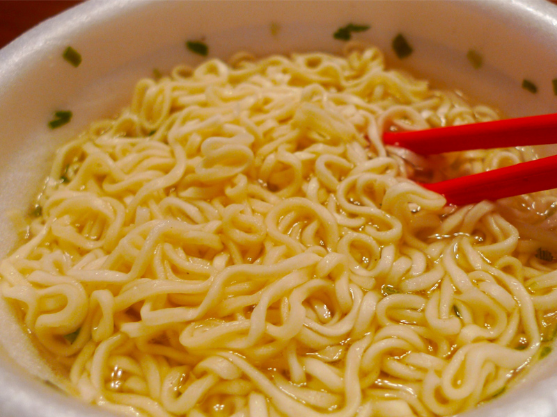 為什麼杯麵一定要泡 3 分鐘?殘酷的真相在這裡 為什麼杯麵一定要泡 3 分鐘?殘酷的真相在這裡