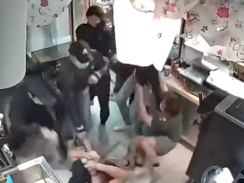 葵涌廣場小食店店員 遭五名黑衣人襲擊