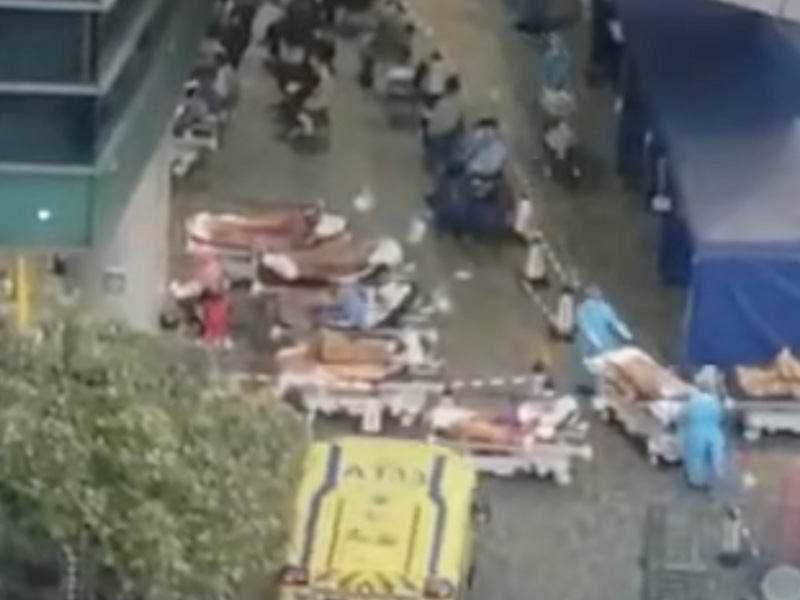 博愛醫院床位爆滿 安置在停車場 網民:難怪有確診者逃走 博愛醫院床位爆滿 安置在停車場 網民:難怪有確診者逃走