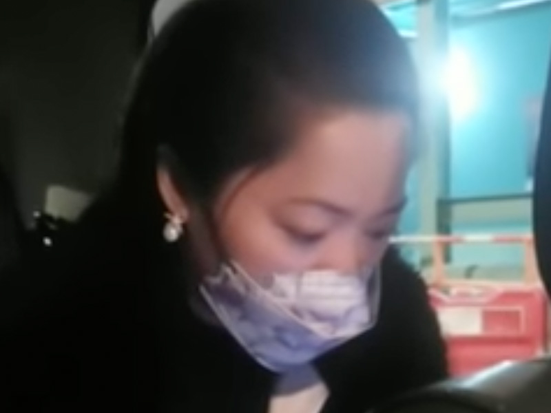 靚女飲醉酒 Call Uber 上錯的士 不付車資發爛渣 靚女飲醉酒 Call Uber 上錯的士 不付車資發爛渣