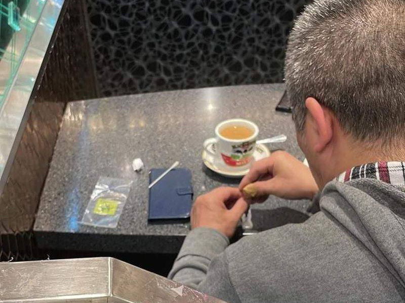 阿叔茶餐廳做快速檢測 結果陽性繼續嘆奶茶