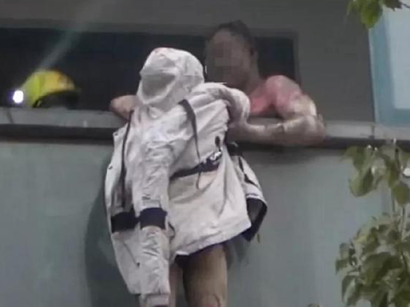 家中失火受困 丈夫捨己「陽台救妻」遭燒傷 家中失火受困 丈夫捨己「陽台救妻」遭燒傷