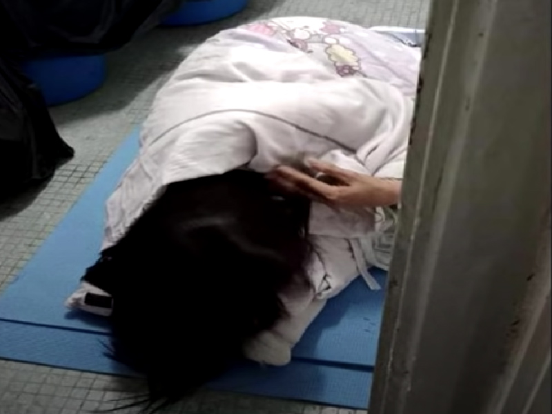 無良僱主迫確診外傭瞓垃圾房 露宿街頭