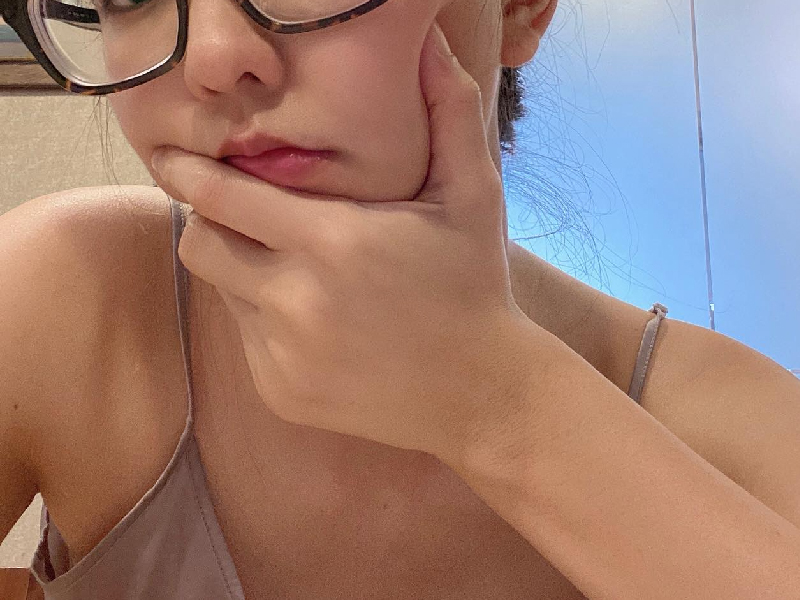 女星半夜突PO床上運動影片 女星半夜突PO床上運動影片