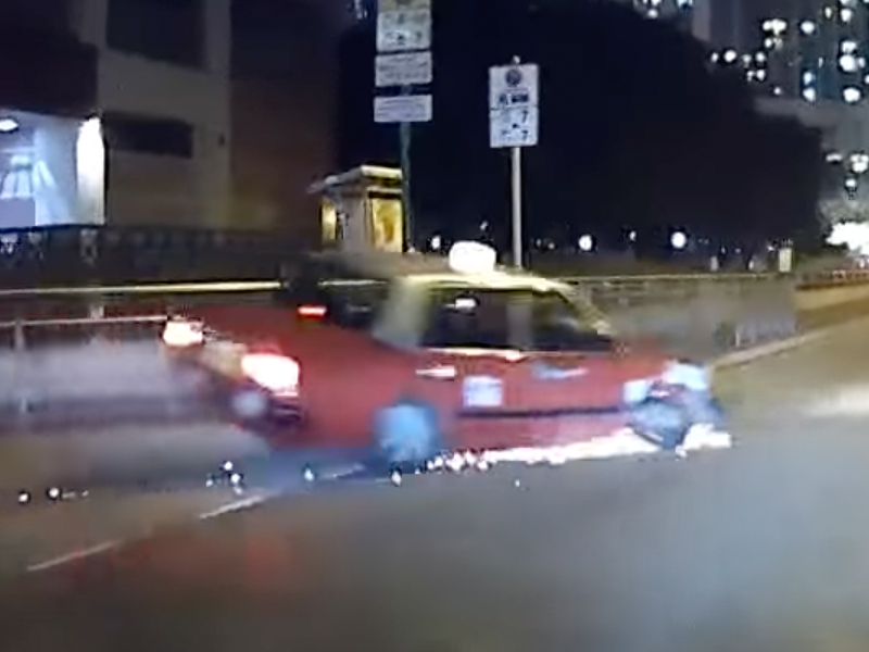 的士俾人撞 反而急急腳逃跑? 的士俾人撞 反而急急腳逃跑?