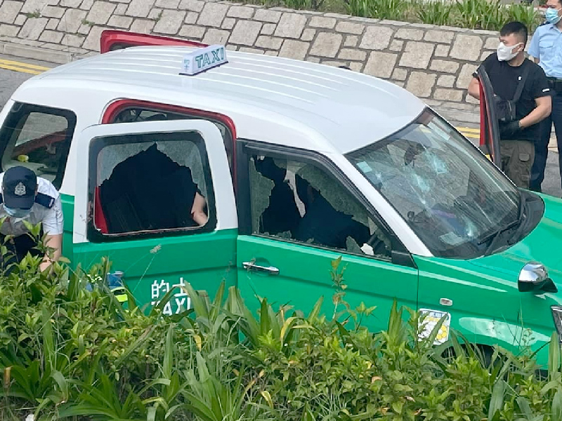 和勝和天水圍 當街截停的士 斬新義安父子 和勝和天水圍 當街截停的士 斬新義安父子