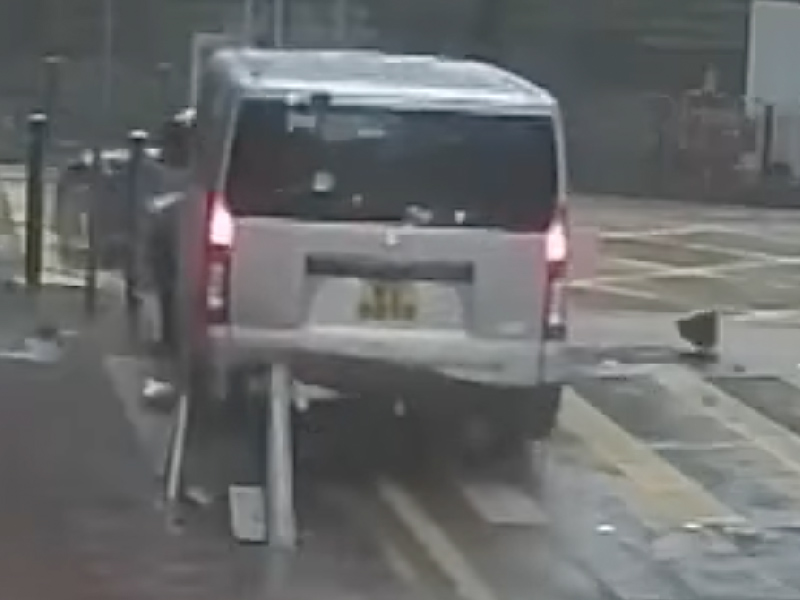 炮彈貨 Van 失控