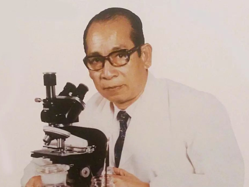 父母早亡、2 次入獄,3 次破產 ... 60 歲靠一個杯創立 190 億帝國! 父母早亡、2 次入獄,3 次破產 ... 60 歲靠一個杯創立 190 億帝國!