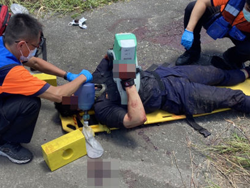 兩警員遭割頸放血身亡