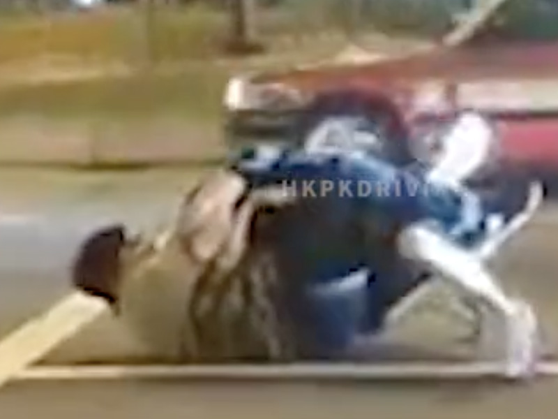 直擊兩男馬路 MMA