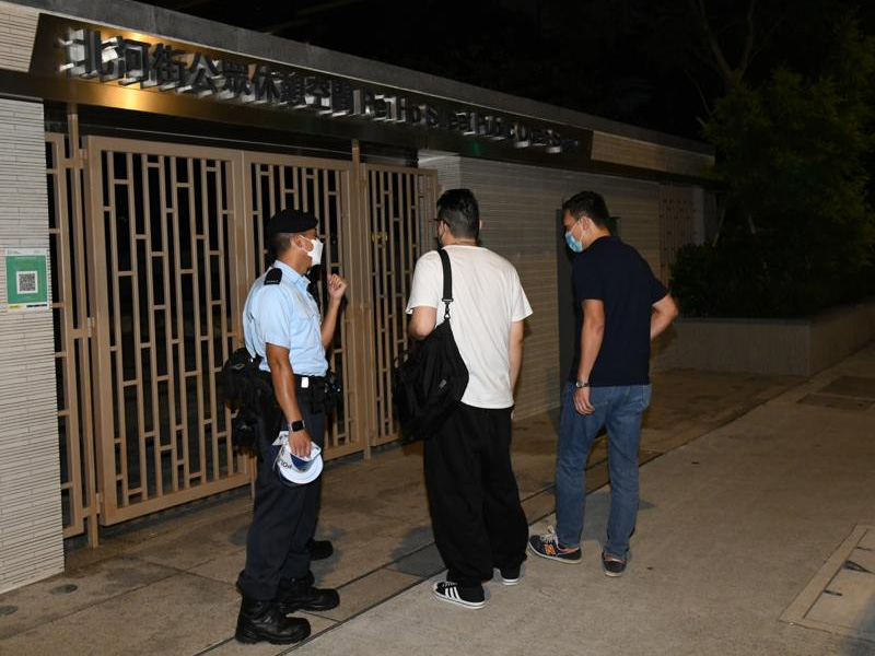 拒陌生男索香煙 深水埗老翁遭生果刀插肚