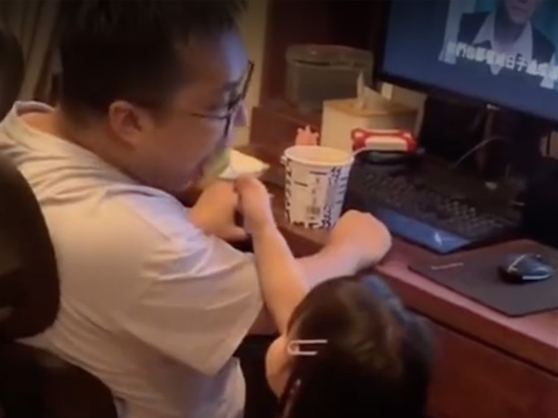 女兒是爸爸前世的情人