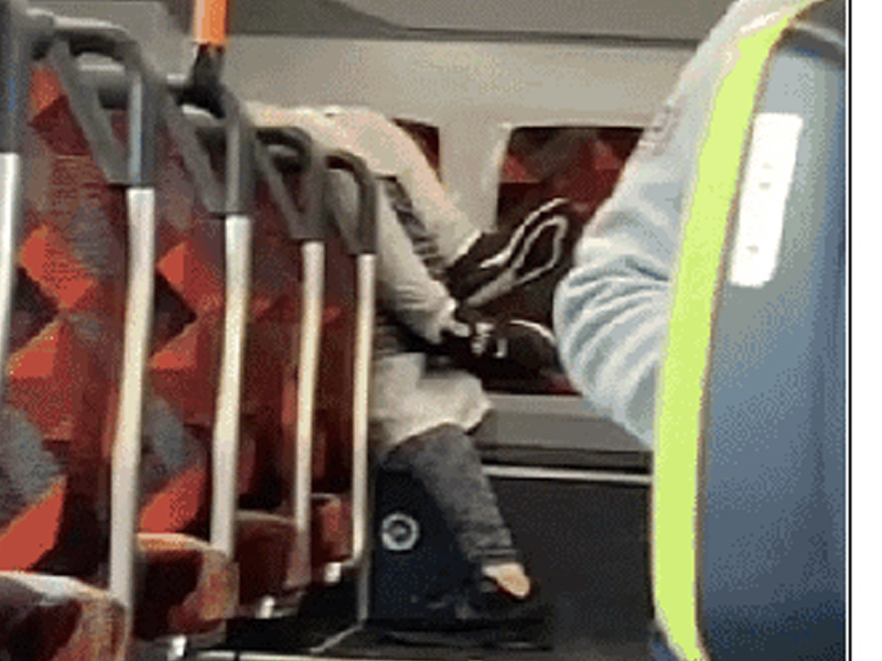 巴士上做愛做的事 短片網絡瘋傳