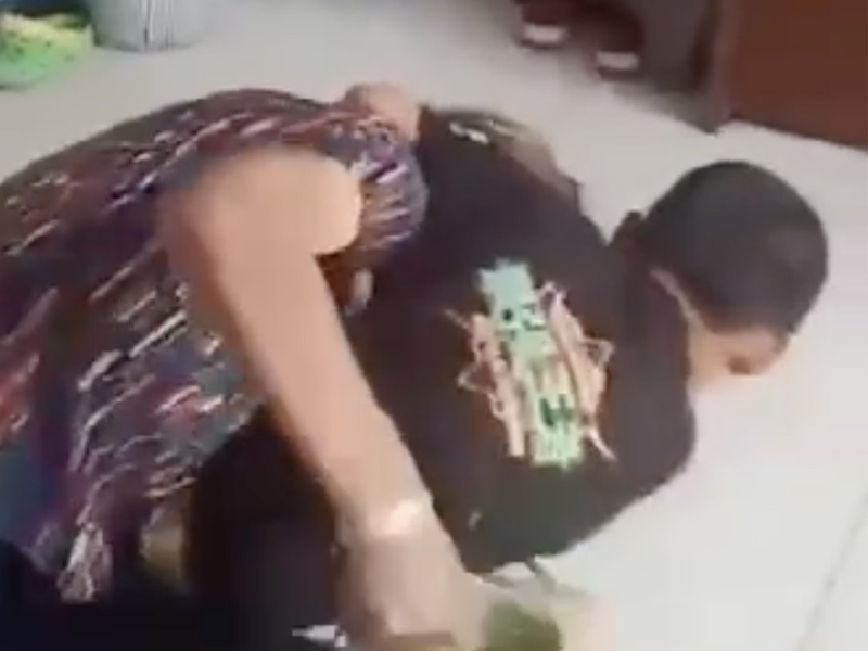 小男孩為洩憤 親手把自己祖母勒死 小男孩為洩憤 親手把自己祖母勒死