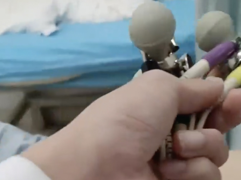 女士們體檢時 小心被人偷拍