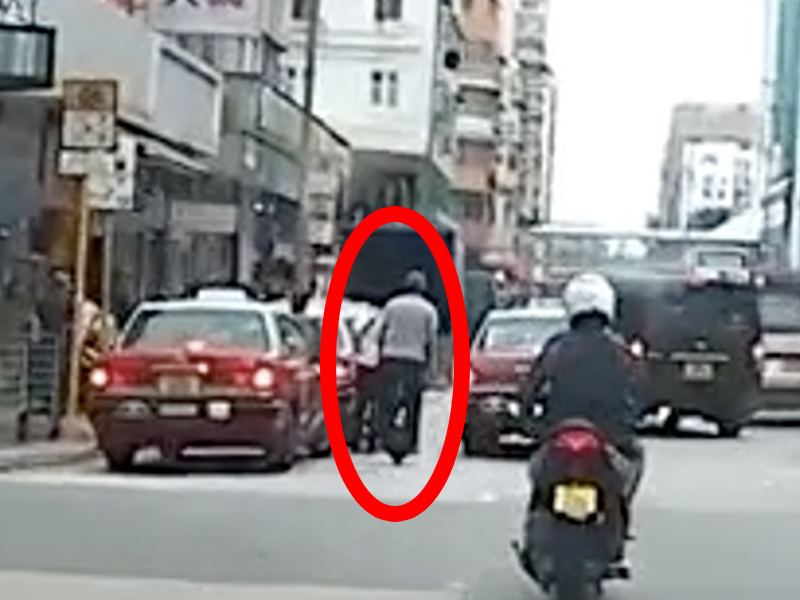 當風火輪遇的士上客 完美被KO