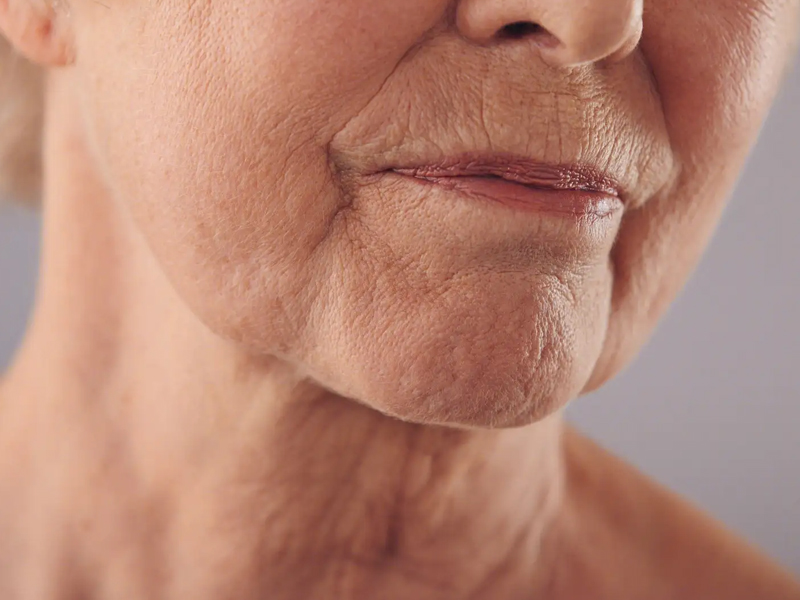 女性開始衰老時，2處變大，2處縮短