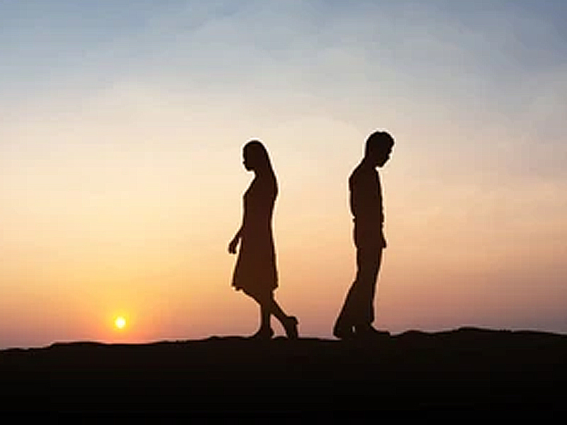 假裝愛你的男人，經常會給你這三種感覺