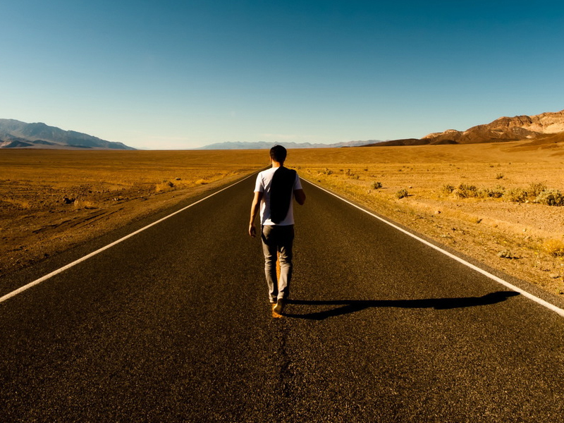 人生不怕走錯路，怕的是原地踏步