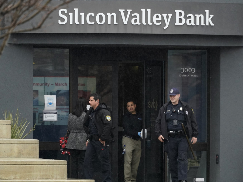 矽谷銀行破產前幾小時 搶發年終獎