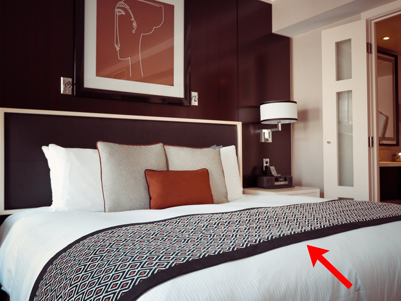 酒店被子上那塊長布有什麼用？