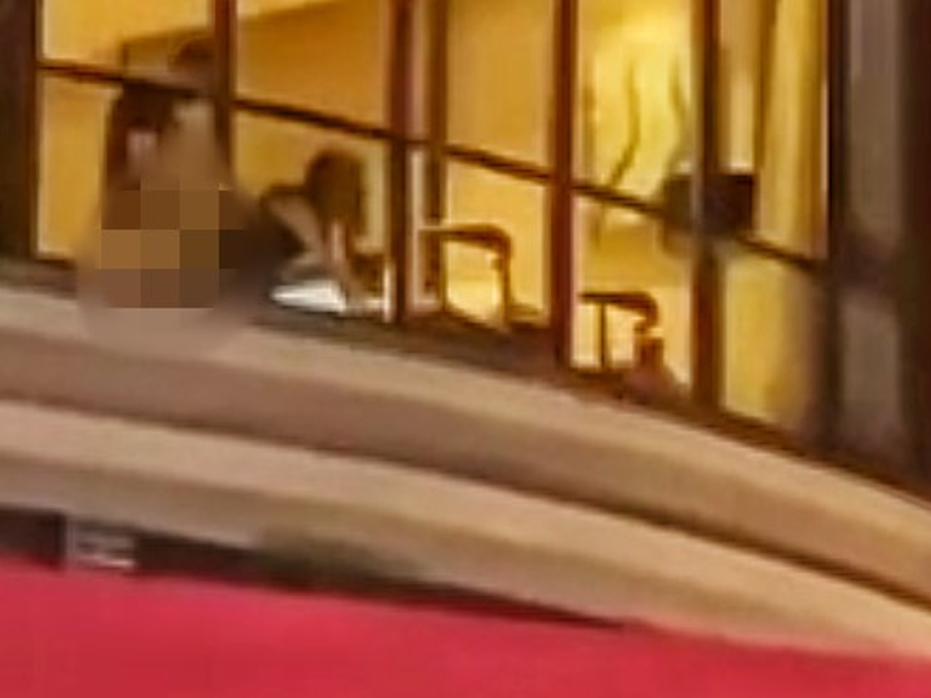 情侶酒店床戰忘拉窗簾 結果 ...