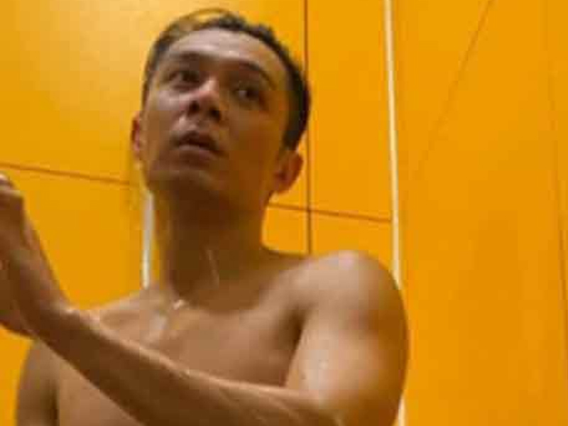 周柏豪洗澡偷拍裸照瘋傳