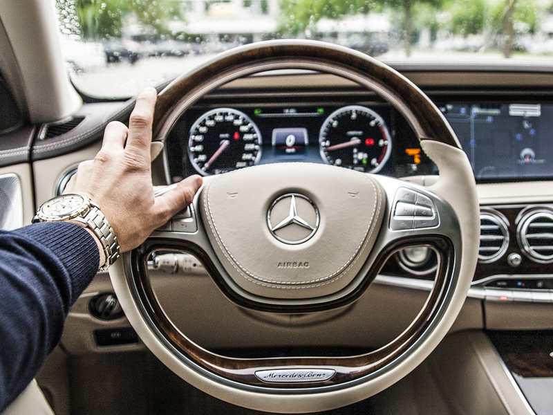 男人越是炫耀這4件事,越是低級! 男人越是炫耀這4件事,越是低級!