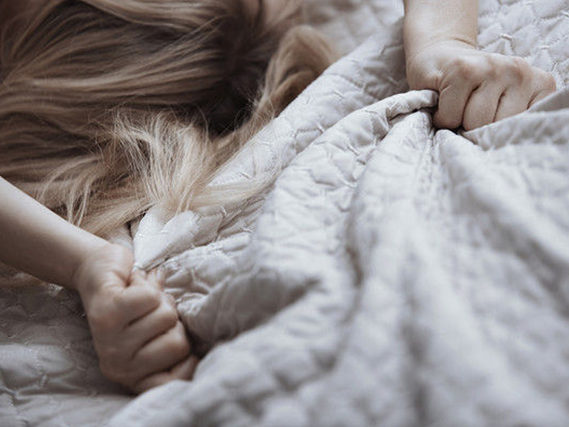 每晚給老婆下藥！人夫偷拍 51 男性侵自己老婆 10 年！