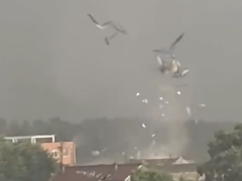 實拍龍捲風襲擊吉林榆树市