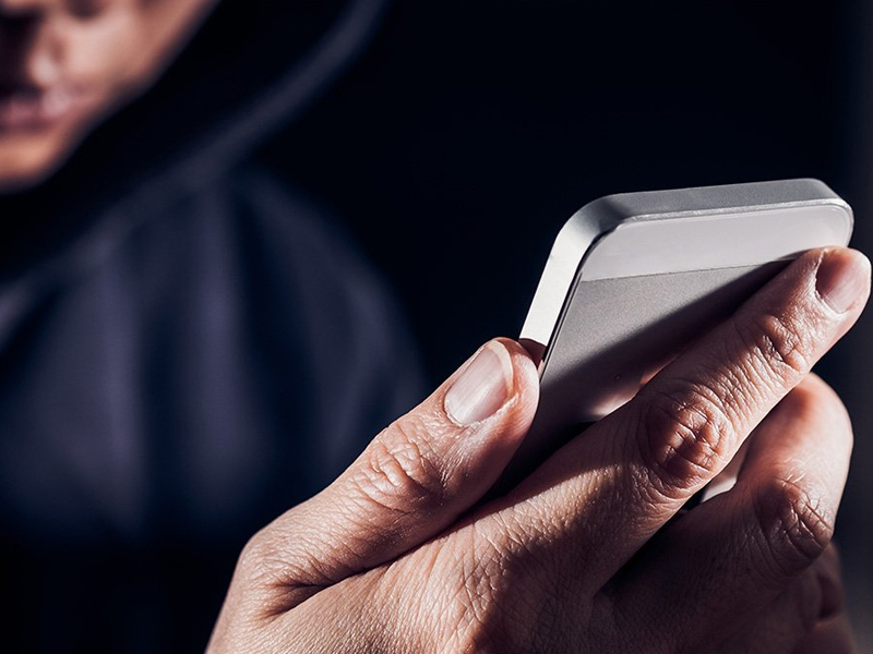 手機的監聽開關要關閉，不然你會後悔的