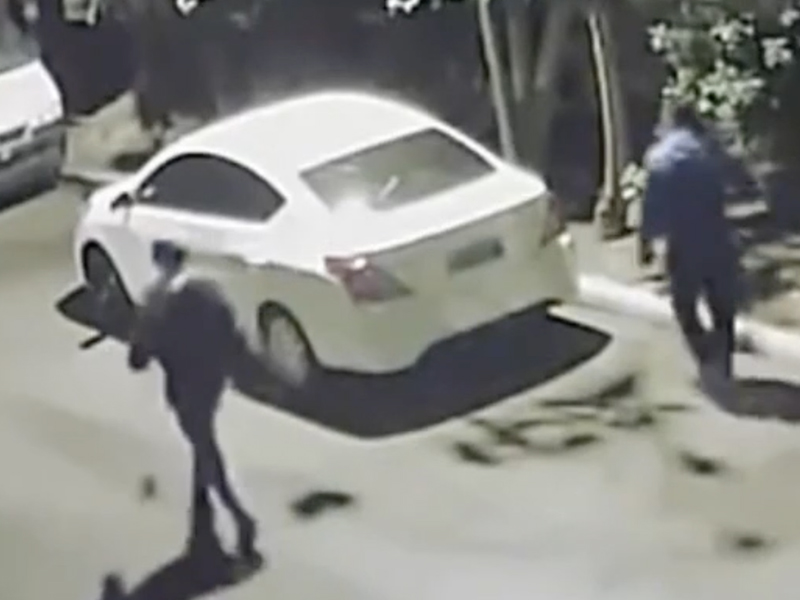 車震時劫匪突然出現 全過程影片曝光