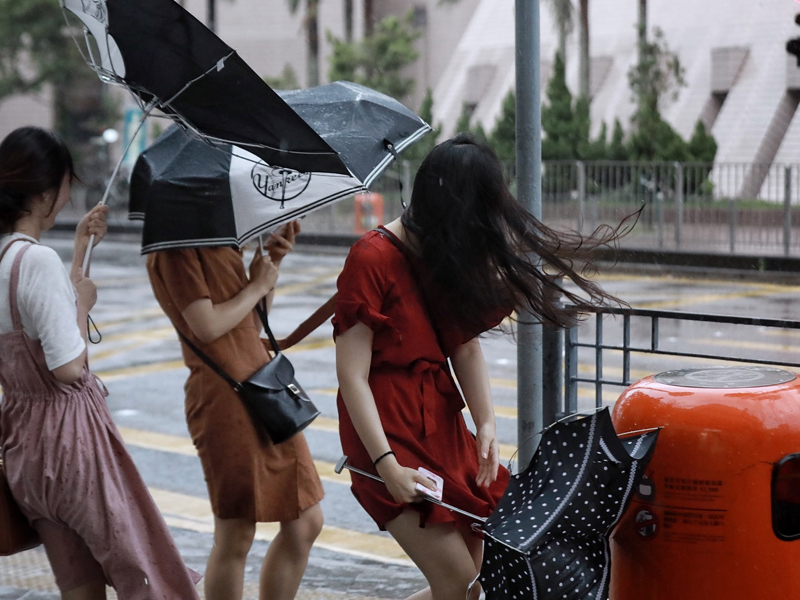 十號風球下的香港 #蘇拉 #颱風