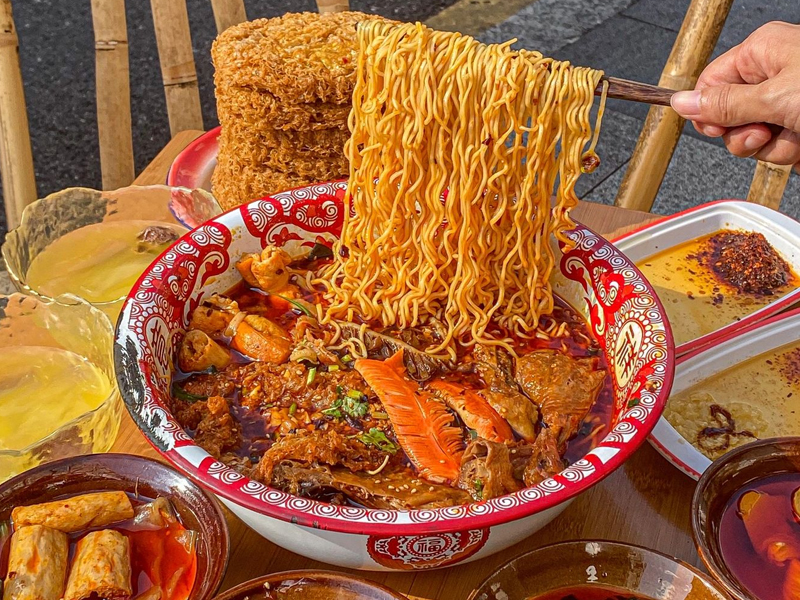 深圳：會反复去吃的路邊冒菜，人均 20 冒菜烤鴨