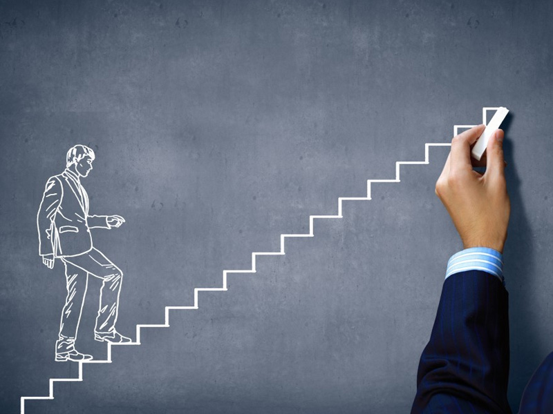 一個人的成功，必須學會依靠愚蠢的人