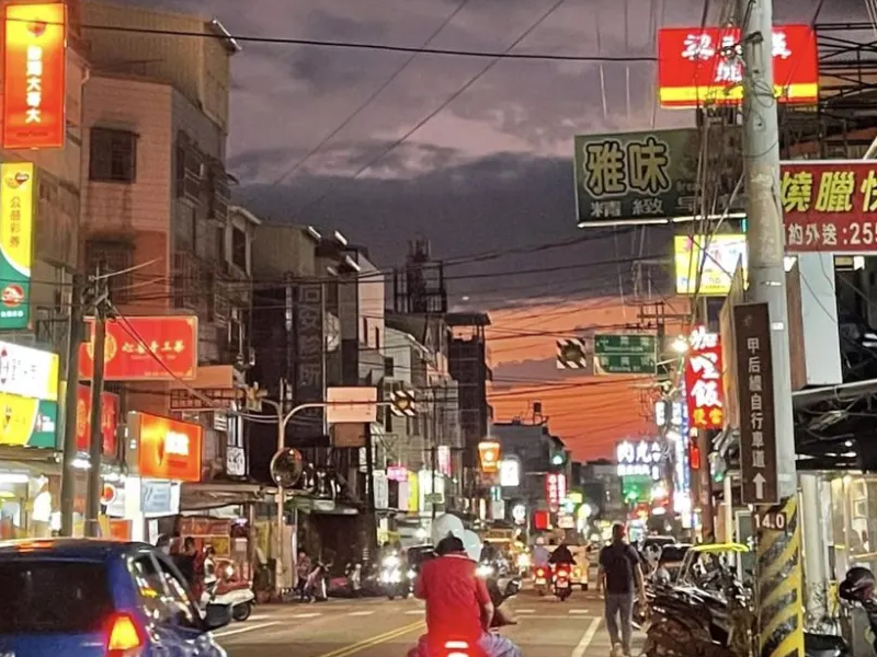 台灣強震前網上現天空異象照片
