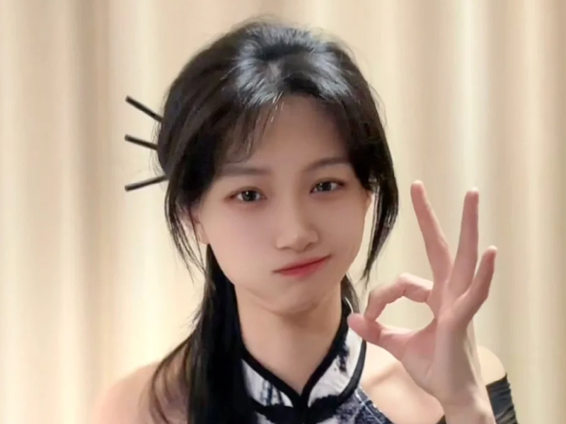 正職難賺錢,美女律師擦邊直播,收入翻 4 倍 正職難賺錢,美女律師擦邊直播,收入翻 4 倍