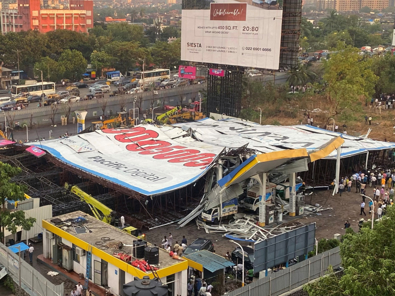 10 層樓高巨型廣告牌倒塌，已致 14 人死亡