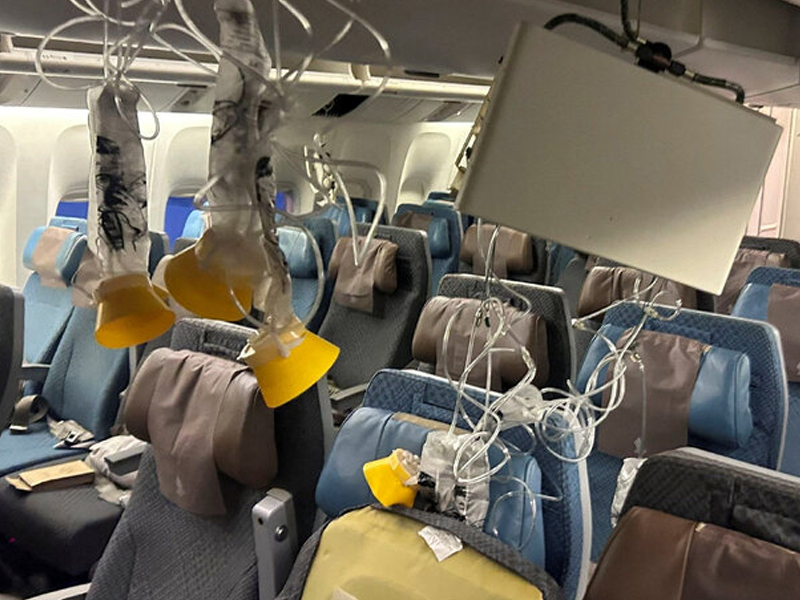 新航遭遇強氣流，103 人受傷！香港乘客情況危急！