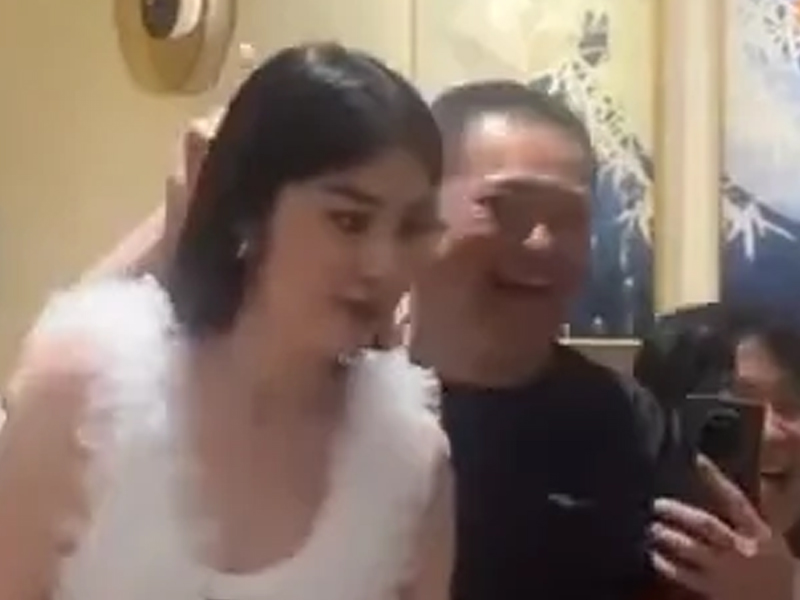 陳慧琳成都街頭遭粉絲包圍，觸碰身體險釀事故