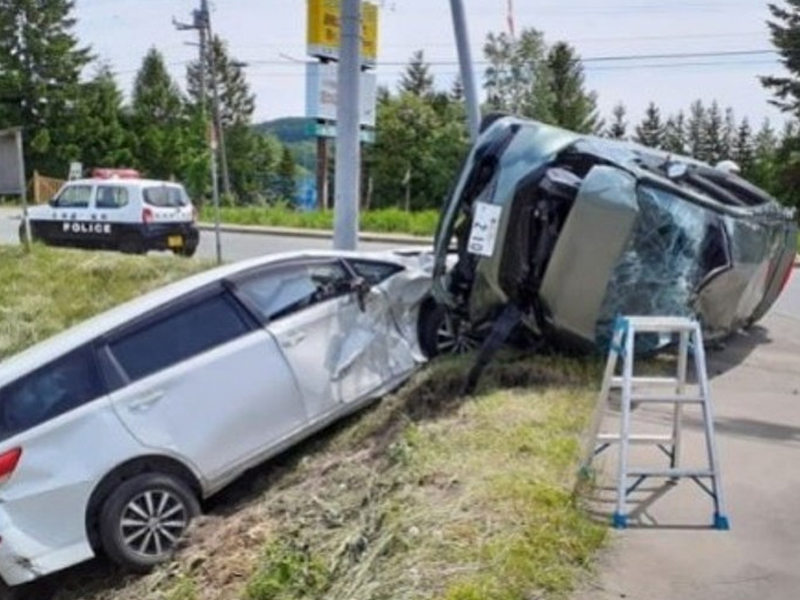 港人自駕遊北海道發生嚴重車禍 (有片)