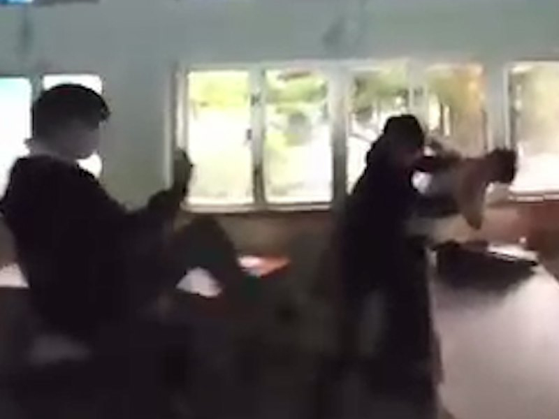 鄧肇堅維多利亞中學,學生互毆影片瘋傳! 鄧肇堅維多利亞中學,學生互毆影片瘋傳!